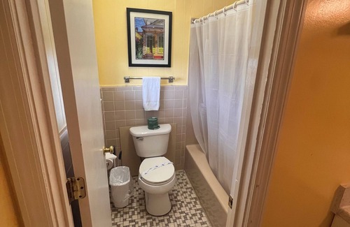 Topsail Beach Hotel | Room #307 Efficiency King w/Kitchen Dog Y