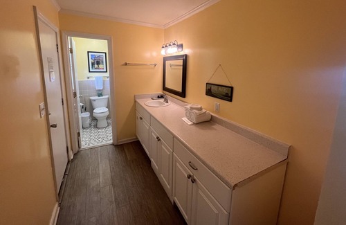 Topsail Beach Hotel | Room #307 Efficiency King w/Kitchen Dog Y