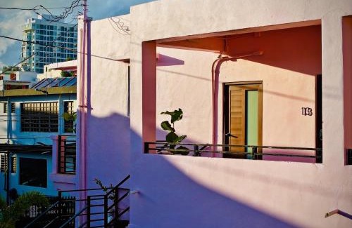 Santurce Hotel | Room 4 Compact Bunk Room in Arts District