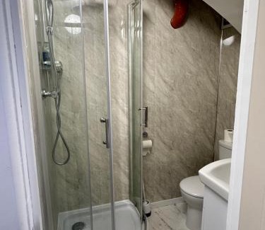 Weavers Casa | Room 4 - En-suite for 2 people