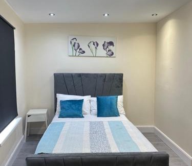 Weavers Casa | Room 4 - En-suite for 2 people