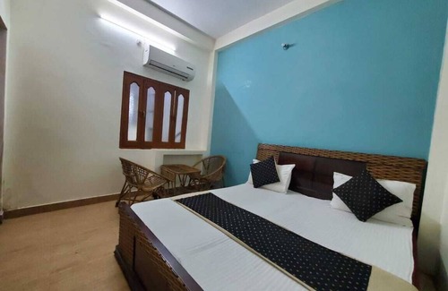 Varanasi Cabina | Room 5 - Near to River & Golden temple. Close to all visiting places is nearby