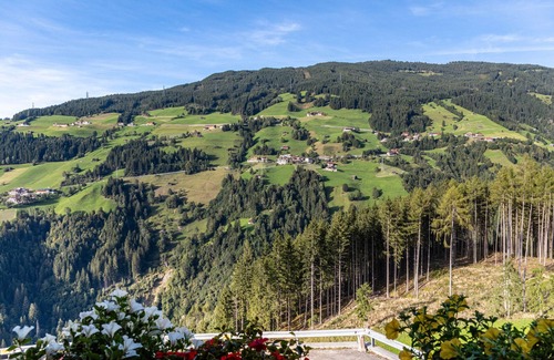 Hainzenberg Apartamento | Habitación '5' con vistas a la montaña, terraza compartida y wifi