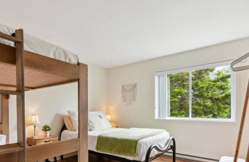 Saint Donat Cama Y Desayuno | Room 6: The Serene