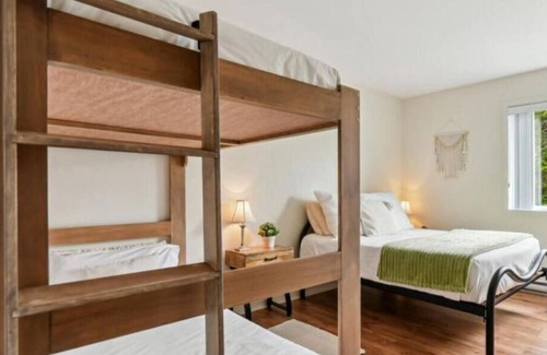 Saint Donat Cama Y Desayuno | Room 6: The Serene