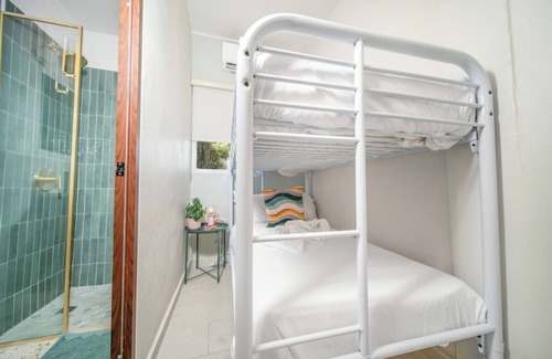 Santurce Hotel | Room 8: Colorful Crash Pad Near Cerra Art