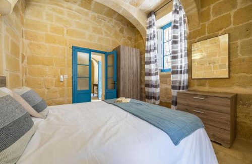 Gharb Casa | Room 8 - Couples room x 2 by Solea