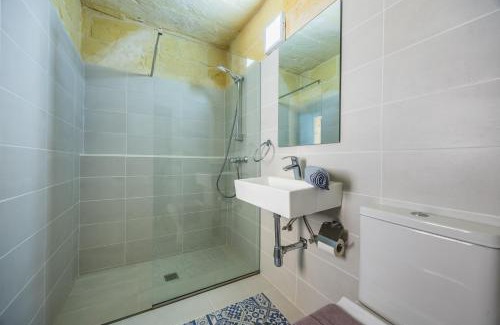 Gharb Casa | Room 8 - Couples room x 2 by Solea