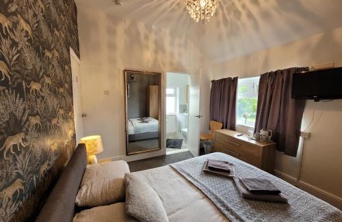 Ellesmere Port Casa | Room@87