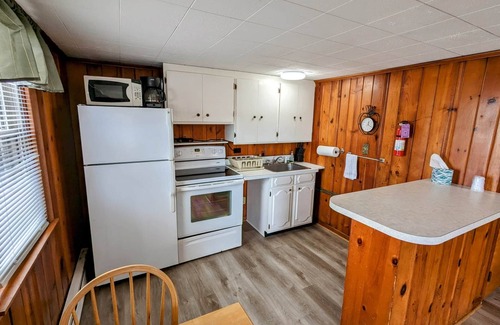 Lewiston Apartamento | Room 9 Kitchenette - Riverside Motel - 1 Queen, 1 Sofa bed