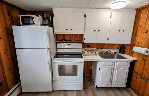 Lewiston Apartamento | Room 9 Kitchenette - Riverside Motel - 1 Queen, 1 Sofa bed
