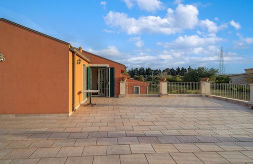 Syracuse Apartamento | Habitación 'Al Palmento - Mille E Una Notte R11' con piscina compartida, Wi-Fi y aire acondicionado.