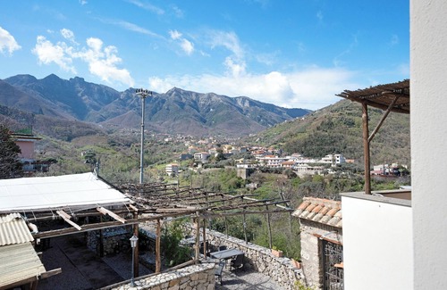 Gragnano Apartamento | Habitación 'Amalfi Con Vista Monti E Cortile' con terraza compartida, jardín compartido y Wi-Fi