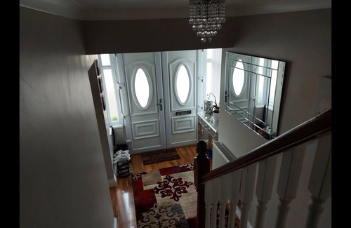 Brent Casa | Room-apple House Wembley Twin Room Share