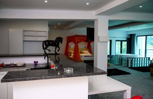 Colibita Apartamento | Room at lake Colibita with an incredible view over the lake with Jacuzzi.