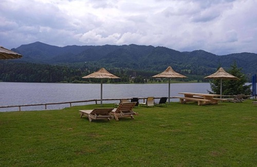 Colibita Apartamento | Room at lake Colibita with an incredible view over the lake with Jacuzzi.