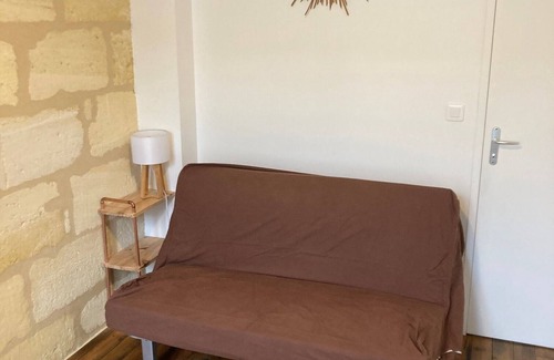 Nansouty-Saint-Genes Cama Y Desayuno | Room at Philippe's, author and actor