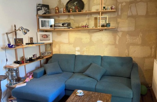 Nansouty-Saint-Genes Cama Y Desayuno | Room at Philippe's, author and actor
