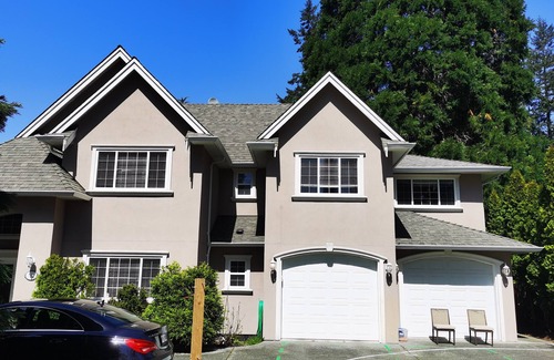 Cordova Bay Casa | Room #B, Eagle's house