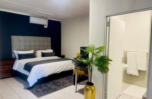 White River Casa | Room in Guest Room - Busa House Self-catering Guest House & Caravan Park