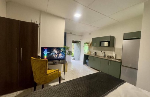 White River Casa | Room in Guest Room - Busa House Self-catering Guest House & Caravan Park