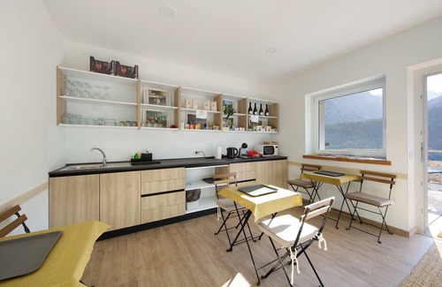 Domegge di Cadore Apartamento | Habitación 'Camera S Verde Bagno Esterno Privat' con vistas al lago, terraza compartida y Wi-Fi