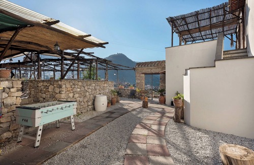 Gragnano Apartamento | Habitación 'Capri Con Vista Monti E Cortile' con terraza compartida, jardín compartido y Wi-Fi
