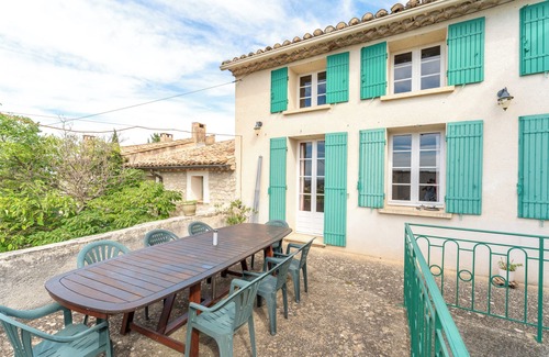 Saint-Pierre-de-Vassols Apartamento | Habitación 'Chambre Jaune Et Chambre Bleue' con piscina privada, terraza compartida y Wi-Fi