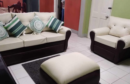 Kingston Casa | Room-charming Kingston Room to Rent With