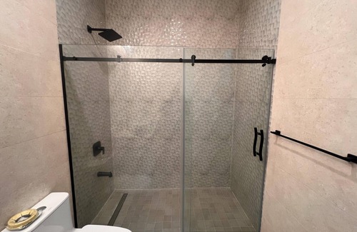 Kingston Casa | Room-charming Kingston Room to Rent With