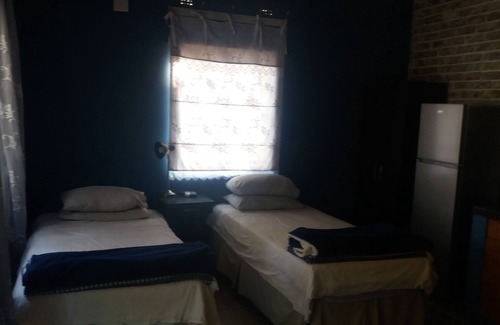 Lephalale Casa | Room in Guest Room - Confortable Farmhouse in Limpopo Province