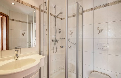 Rosenfeld Casa | Room 'Doppelzimmer 27' with Wi-Fi