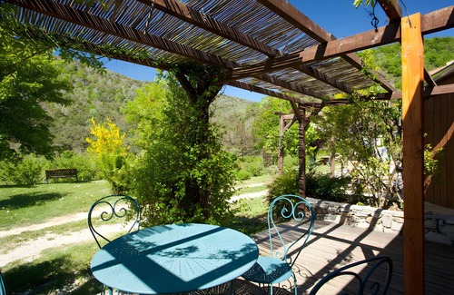 L'Epine Apartamento | Room 'Edelweiss' with Private Terrace, Shared Garden and Wi-Fi