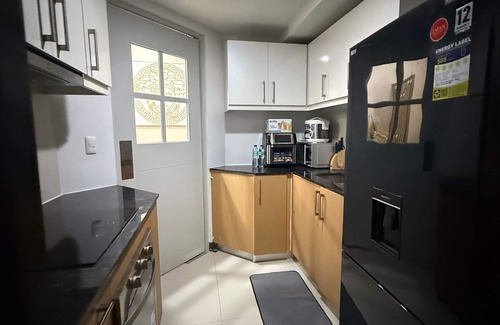 Bonifacio Global City Casa | Room-executive Suites 4 Bedroom Condo Up