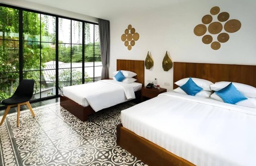 Wat Bo Area Casa | Room-family Suite With Balcony
