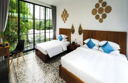 Wat Bo Area Casa | Room-family Suite With Balcony