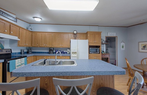 Shiner Casa | ROOM FOR ALL