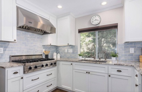 Clayton Casa | Room for Rent in Marvelous Clayton with AC, WiFi