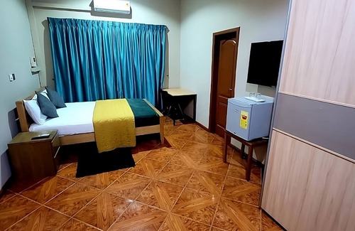 Adenta Casa | Room-ghouse Room D Ideal For Friends fam