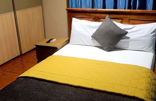 Adenta Casa | Room-ghouse Room D Ideal For Friends fam