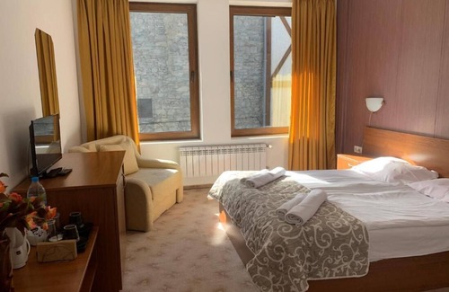 Shiligarnika Casa | Room in Guest Room - Granat Double Room 3- Next to Gondola Lift