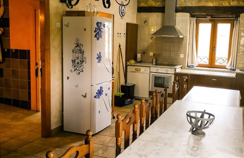 Basconcillos del Tozo Casa | Room 'Habitación Cuádruple' with Mountain View, Shared Garden and Wi-Fi