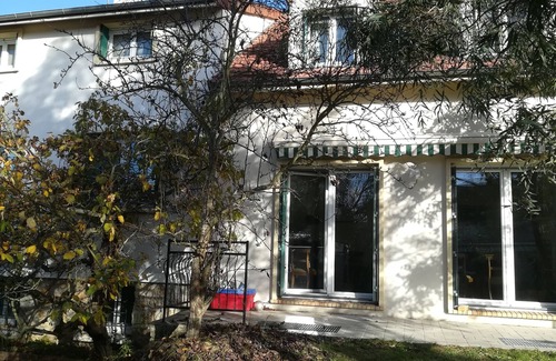 Saint-Remy-les-Chevreuse Casa | Habitación en una casa llena de vida