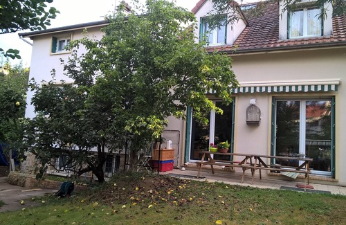 Saint-Remy-les-Chevreuse Casa | Habitación en una casa llena de vida