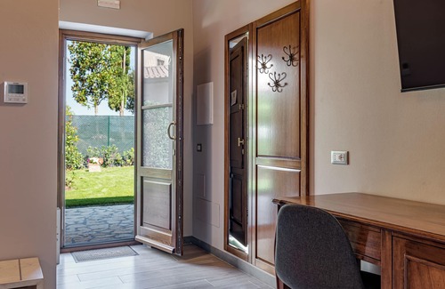 Borgo San Lorenzo Apartamento | Habitación 'Il Borghetto Azalea' con jardín compartido, Wi-Fi y aire acondicionado