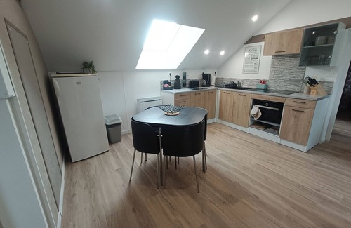Ecommoy Apartamento | Room in 2-person apartment
