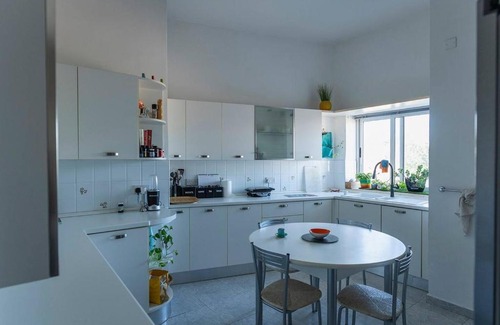 San Gwann Casa | Room in a spacious modernist Apt with views & pool