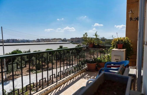 San Gwann Casa | Room in a spacious modernist Apt with views & pool