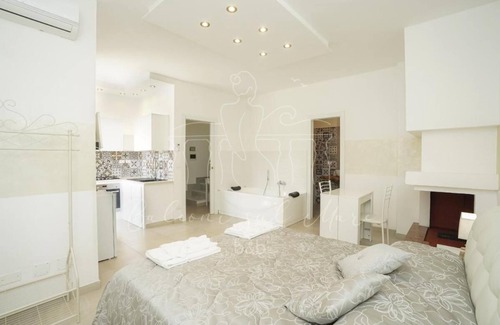Salento Peninsula Cama Y Desayuno | Room in B&B - B&B Balconi Sul Mare Suite With Hydromassage "faro Bianco"