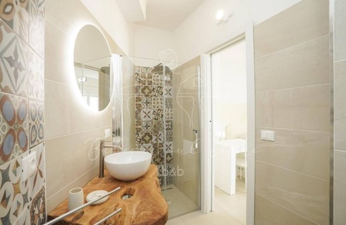 Salento Peninsula Cama Y Desayuno | Room in B&B - B&B Balconi Sul Mare Suite With Hydromassage "faro Bianco"